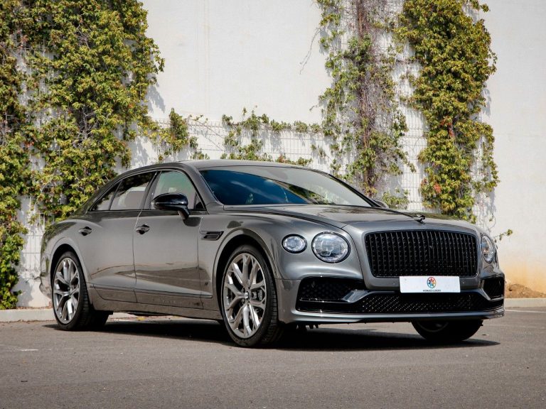 Bentley Flying Spur Plug-in Hybrid
Step into the w..