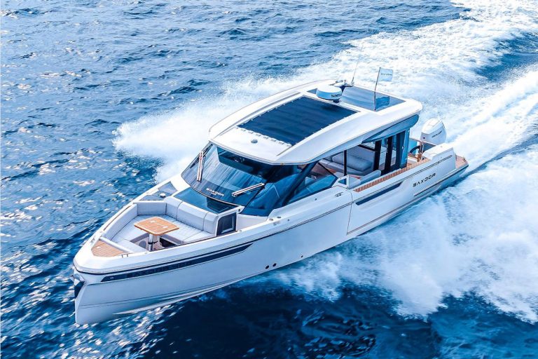 Rent a Saxdor 400 GTO yacht
Introducing the Saxdor..