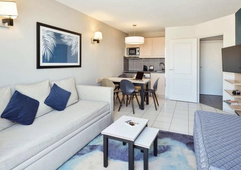 2-Room Apartment in Beausoleil

Type: Apartment
Si..