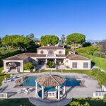 A charming property within a private domain – Featured