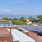A stunning penthouse with panoramic sea views – Gallery 11
