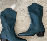 Bottes en cuir Neuves T39 
Jamais portées 

À reme..