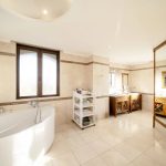 A charming property within a private domain – Gallery 9
