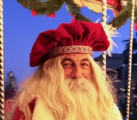 Follow Santa Claus Through the Monte-Carlo Resort!
