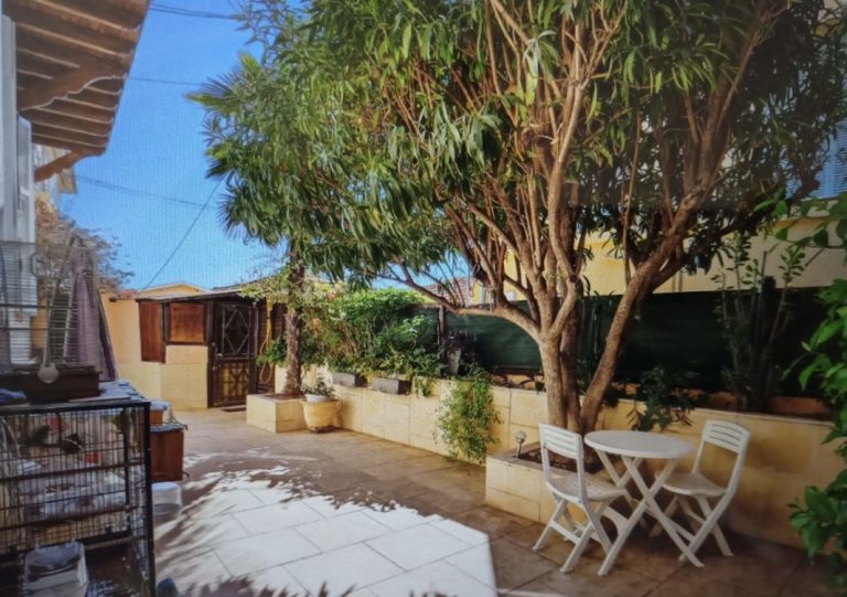 5-Room Apartment in Beausoleil

Located in the Car..