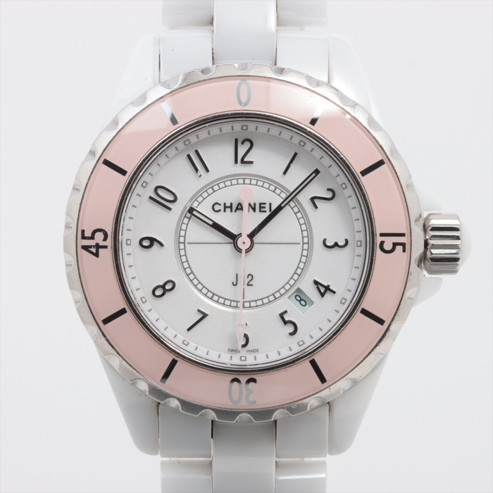 Chanel J12 H4467 Limited Edition (2016)

Embrace t..