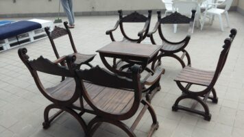 full set in very good condition.