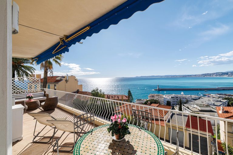 Luxurious Apartment with Stunning Sea View in Mont Boron