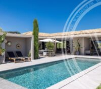 Architect-designed house overlooking the village of Saint-Paul de Vence