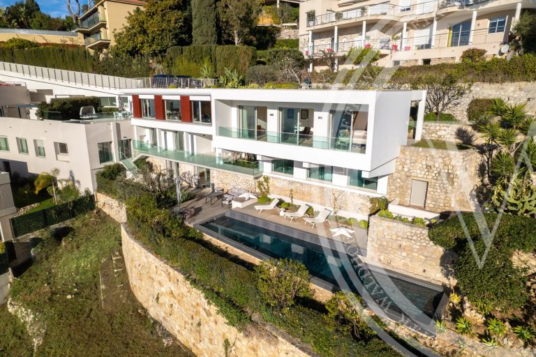 Villa overlooking the bay of Villefranche-sur-Mer and Saint-Jean-Cap-Ferrat