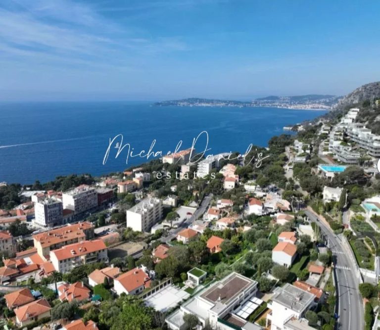 Four rooms in Cap D’Ail