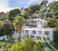 CONTEMPORARY 5 BEDROOM VILLA WITH SEA VIEW