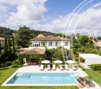 Provencal villa completely renovated in 2024 by an architect.