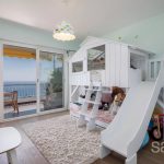 Stunning Top-Floor Apartment with Panoramic Sea Views – Gallery 7