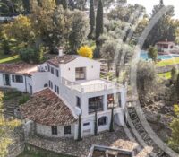 Completely renovated villa overlooking the Mougins golf course