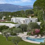 Unique property, boasting panoramic sea views – Gallery 1
