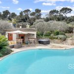 Charming villa with pool and garage – Gallery 3
