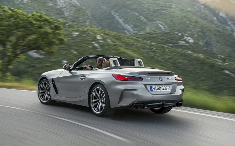 BMW Z4 Cabriolet Rental

The BMW Z4 Cabriolet is a..