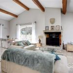 Charming villa with pool and garage – Gallery 7