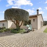 Charming villa with pool and garage – Gallery 5