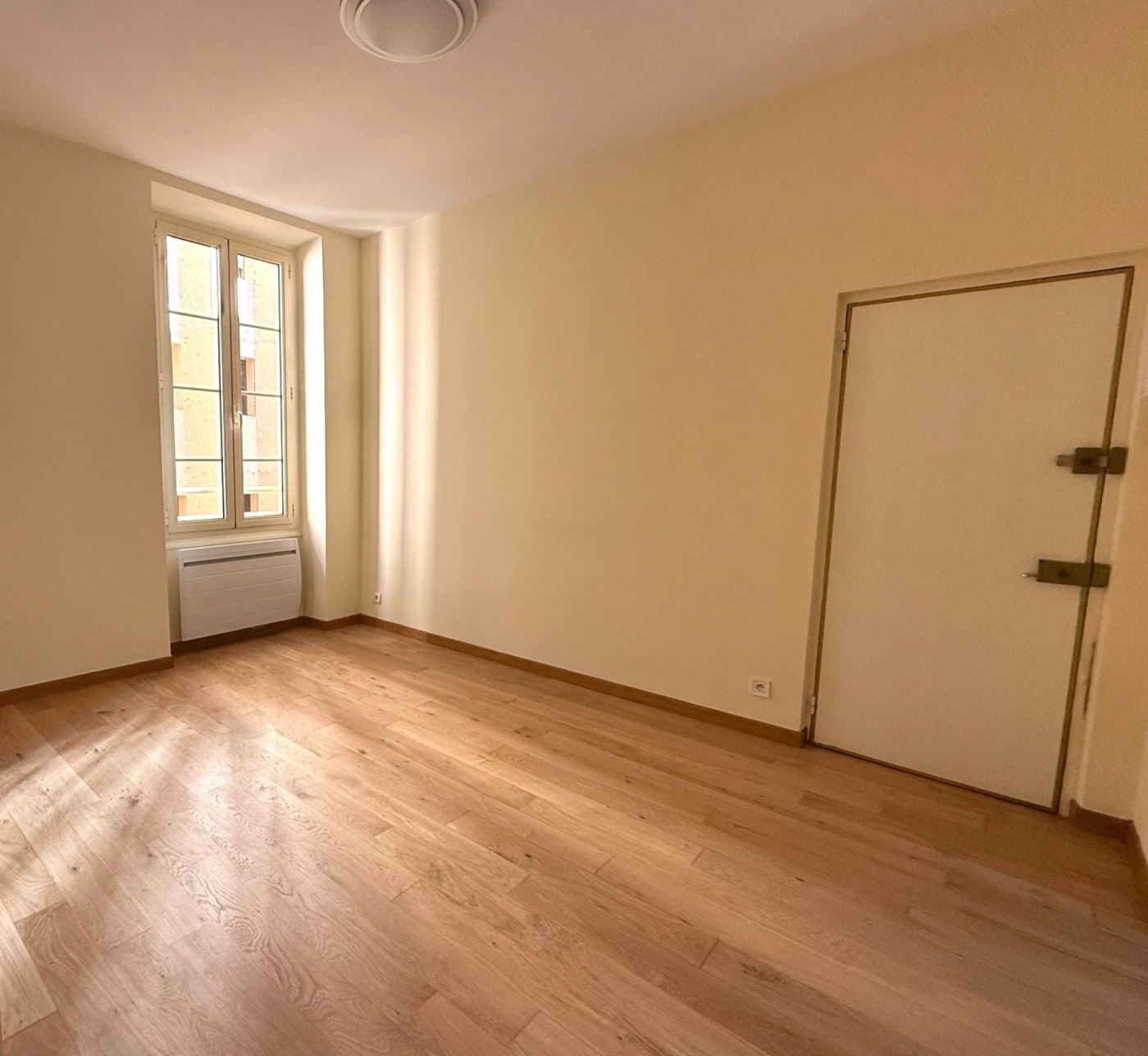 FOR RENT – 2-ROOM APARTMENT – VILLA ANNA, MONTE-CA..