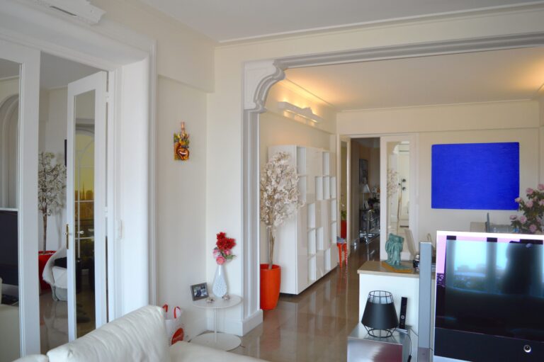 VICTORIA – Beautiful 3-Room Apartment
Spacious and..