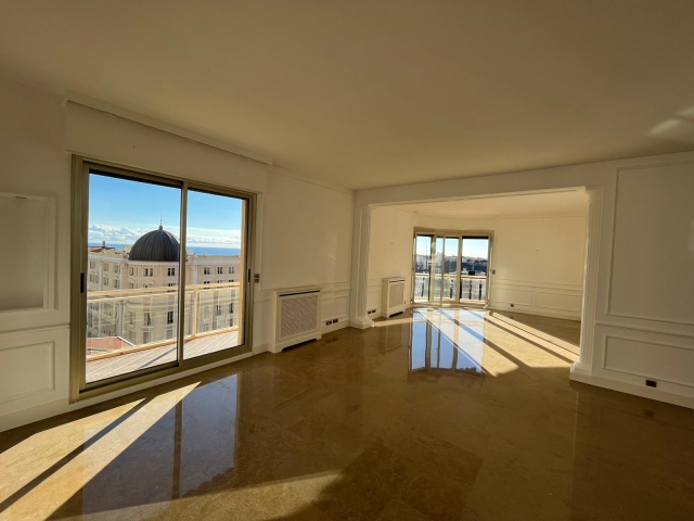 FOR RENT – SPACIOUS 4-ROOM APARTMENT IN GOLDEN SQU..