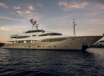 Yacht Charter – M/Y LIGHT HOLIC
CRN Ancona | 60m (..