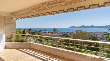 California area – Prestigious building with indoor pool