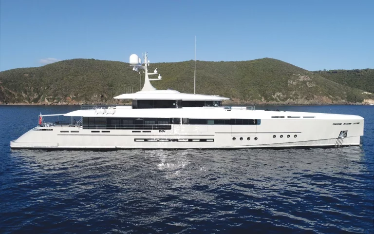 Yacht Charter Rossinavi Rossinavi ENDEAVOUR 2
Char..