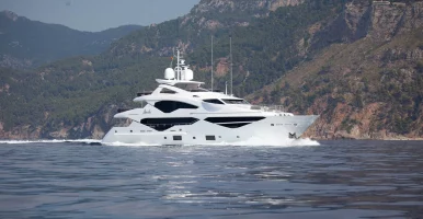 Sunseeker SONISHI – 40.05m Motor Yacht Charter
Cha..