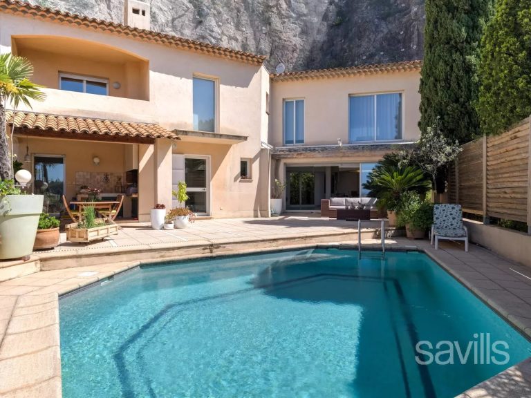 Neo-Provençal villa in Cap de Nice