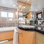 Guest-cabin-ensuite-3