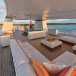 yacht-bella-vita-exterior-03-5714a5e8d5768_v_default_big