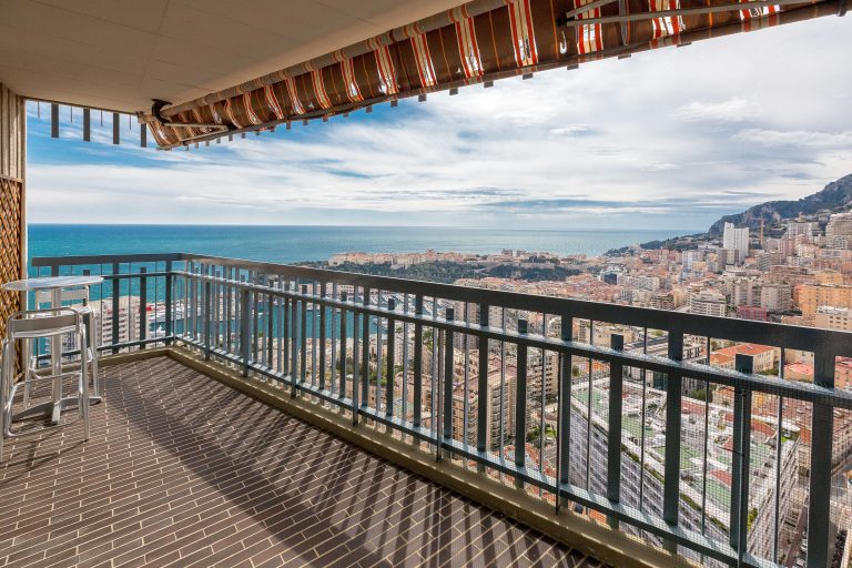 FOR SALE – MILLEFIORI, MONTE-CARLO: Renovated Larg..