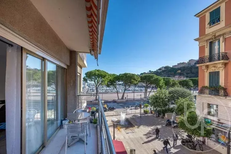 LE PETREL – RENOVATED 2-BEDROOM WITH TERRACES & MI..