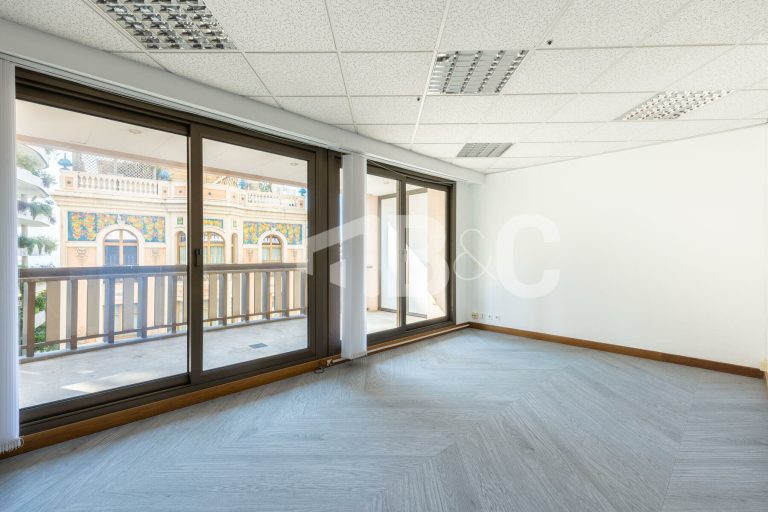FOR SALE – Prestigious Offices in Carré d’Or
Monte..