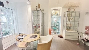 FOR SALE – Business Premises in Golden Square
Loca..