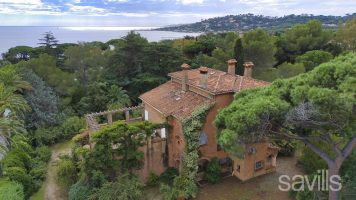 Historic property close to the sea
