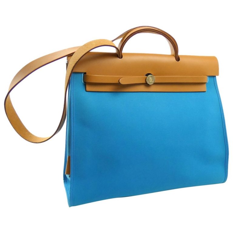 Hermès Herbag Blue Leather Handbag

€3,060.00
Time..