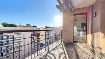 FOR SALE – 3-Room Apartment in the Heart of Condam..