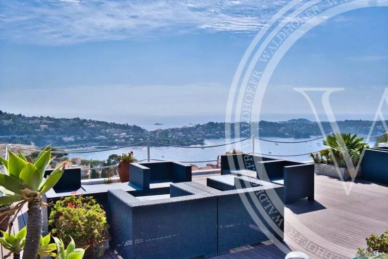Villefranche-sur-Mer – Exceptional 8-Room Villa – Panoramic Sea View – Mediterranean Garden – Infinity Pool – Rooftop Lounge