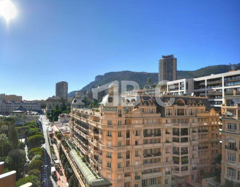 FOR SALE – PREMIUM OFFICE SPACE IN CARRÉ D’OR – ID..