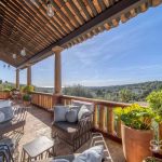 A superb refurbished villa with sea views – Gallery 3