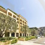 Commercial Space – Administrative Offices with Window Display – Featured