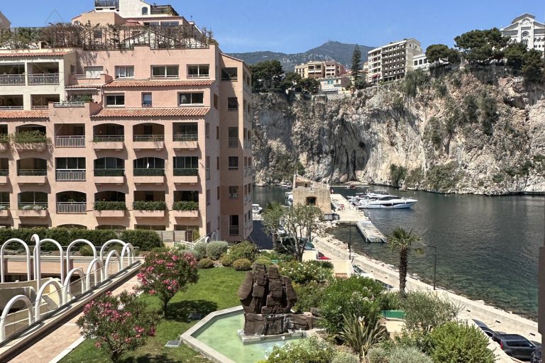 FOR SALE – ELEGANT 2/3-ROOM APARTMENT WITH SEA VIE..
