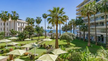 CANNES – Croisette – Exceptional Seafront Apartment with Panoramic Views