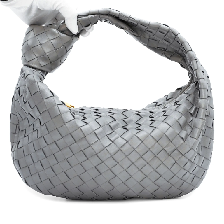 Bottega Veneta Mini Jodie Handbag – Grey
€2,200
Re..