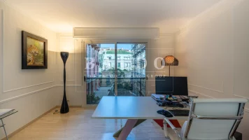 STUDIO FOR SALE – LE MONTAIGNE, CARRÉ D’OR
Price: ..
