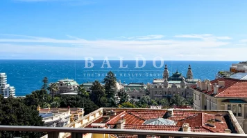 LUXURIOUS THREE-BEDROOM APARTMENT – RIVIERA PALACE..